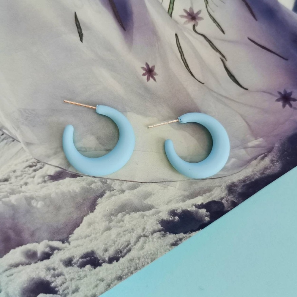 NWT Boutique Retro Pastel Turquoise Minimalist Boho Matte Hoops Huggie Earrings